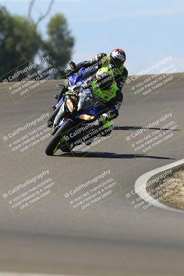 media/Sep-21-2025-TrackDaz (Sun) [[277c75b276]]/C Group/1240pm (Turn 2)/